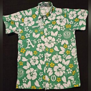 MEDIUM Oakland A’s Hawaiian Button Up Shirt FATHERS DAY EXCLUSIVE